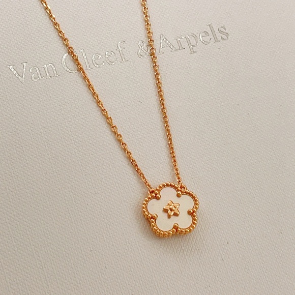 100% authentic Van Cleef & Arpels necklaces. - Picture 3 of 5